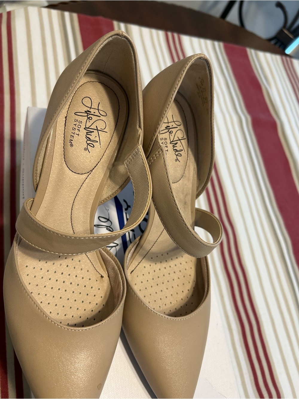 Life Stride Women's Tan Pointed-Toe Crisscross Mid-Heel Pumps - Picture 7 of 8